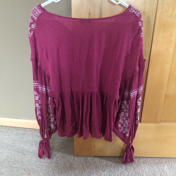 NWT American eagle embroidered boho v neck blouse - Picture 4 of 4